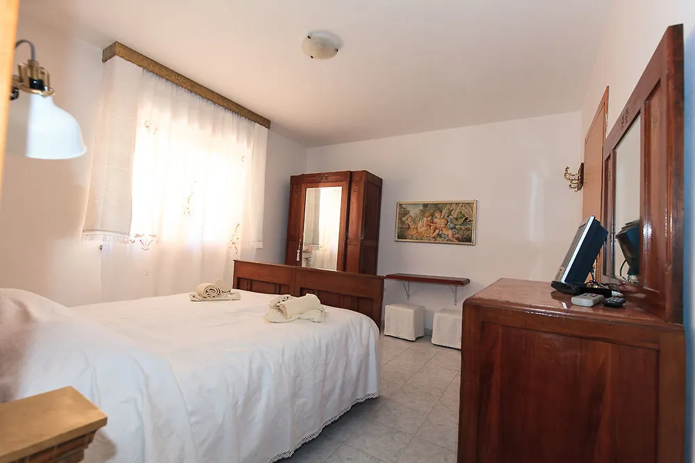 Domus Socolatae Apartments&Suites Guest house Follonica