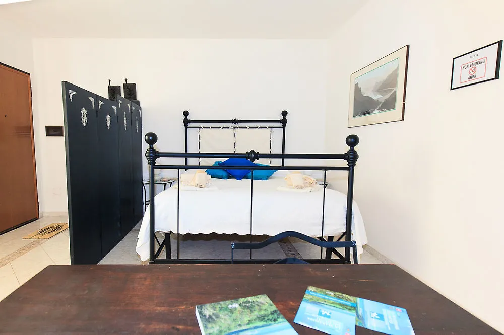 Domus Socolatae Apartments&Suites Guest house